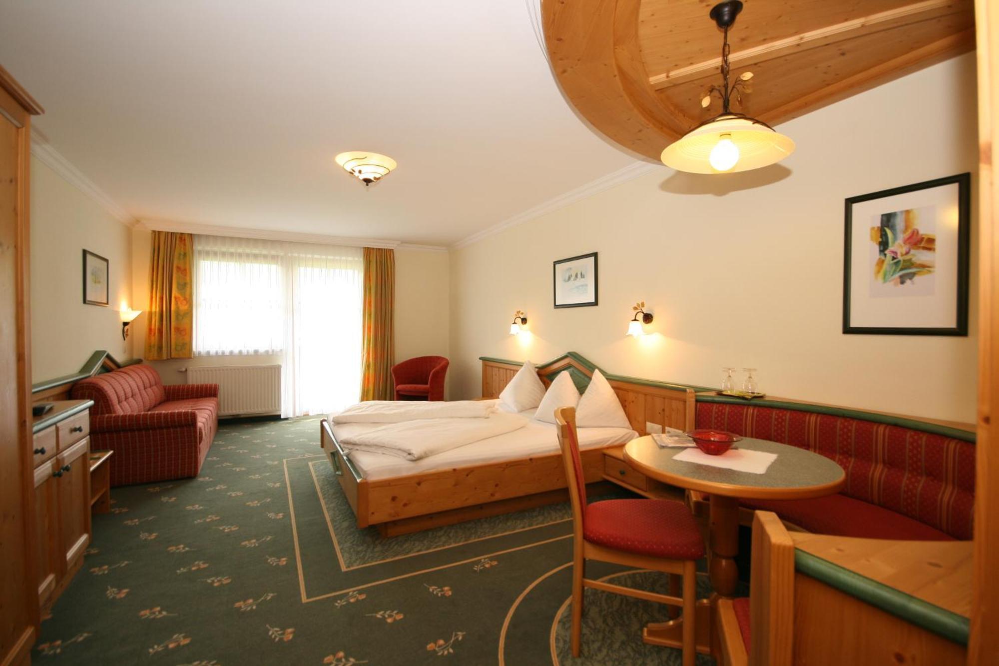Alpenhotel Neuwirt Schladming Room photo